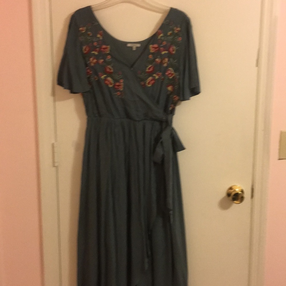 Ladies beautiful Dress, Small Size .